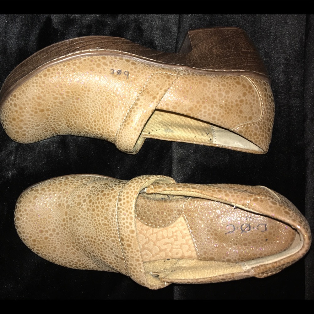 Boc Clogs - image 4